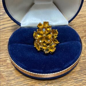 Vintage Rhinestone Gold Colored Floral Ring Costume size 8